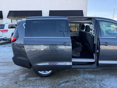 Used 2018 Chrysler Pacifica Touring Plus w/ Tire & Wheel Group image 23