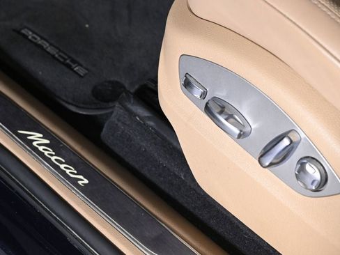 Certified 2023 Porsche Macan AWD/4WD image 22