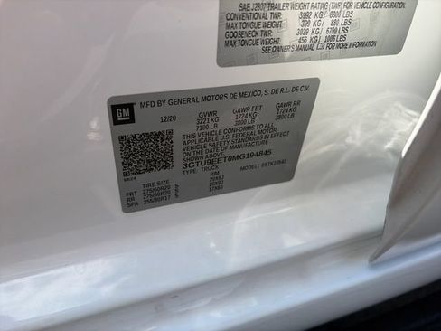 Used 2021 GMC Sierra 1500 AT4 w/ AT4 Premium Package AWD/4WD image 24