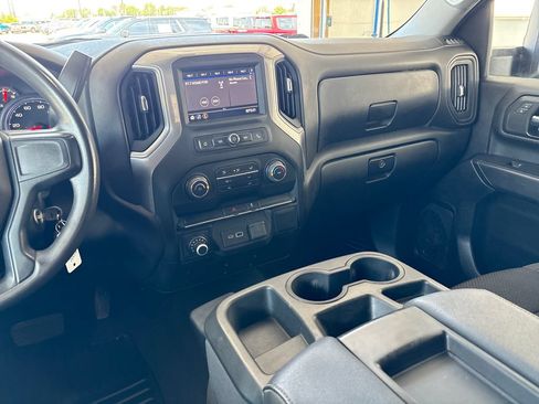 Used 2022 Chevrolet Silverado 2500 Custom AWD/4WD image 24