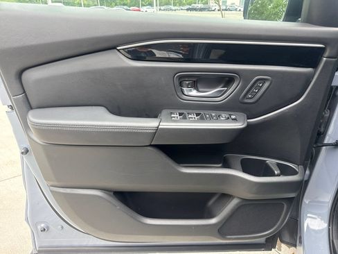 Certified 2024 Honda Pilot Touring image 13
