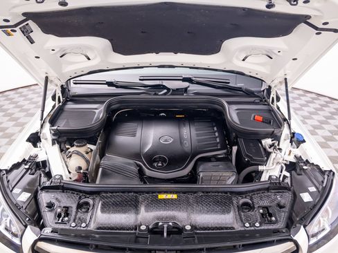 Used 2024 Mercedes-Benz GLS 450 4MATIC image 34