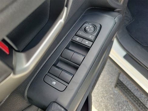 Used 2025 Toyota Tacoma TRD Off-Road image 15