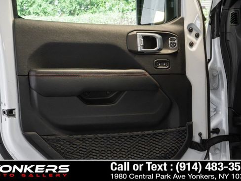 Used 2023 Jeep Wrangler Unlimited Rubicon w/ LED Lighting Group AWD/4WD image 25