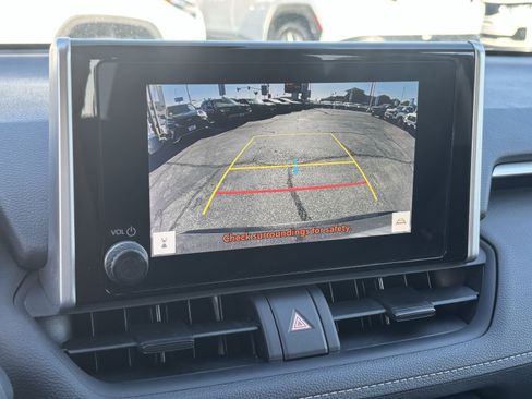 Used 2024 Toyota RAV4 XLE AWD/4WD image 19