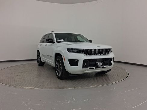 Used 2023 Jeep Grand Cherokee Overland w/ Adv Protech Group III image 7