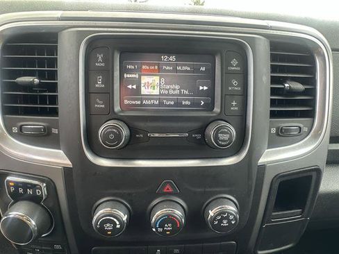 Used 2022 RAM 1500 Classic SLT image 12