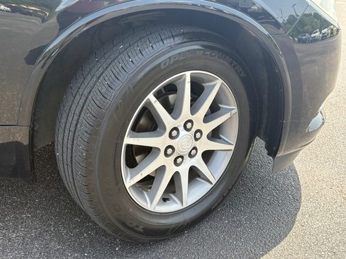 Used 2017 Buick Enclave Leather AWD/4WD image 4