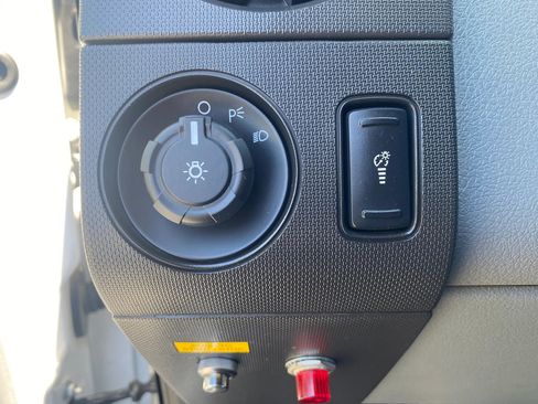 Used 2014 Ford F550 4x4 SuperCab Super Duty image 21