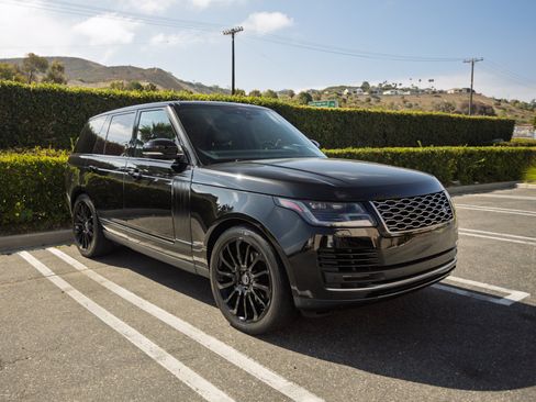 Used 2018 Land Rover Range Rover Supercharged AWD/4WD image 3