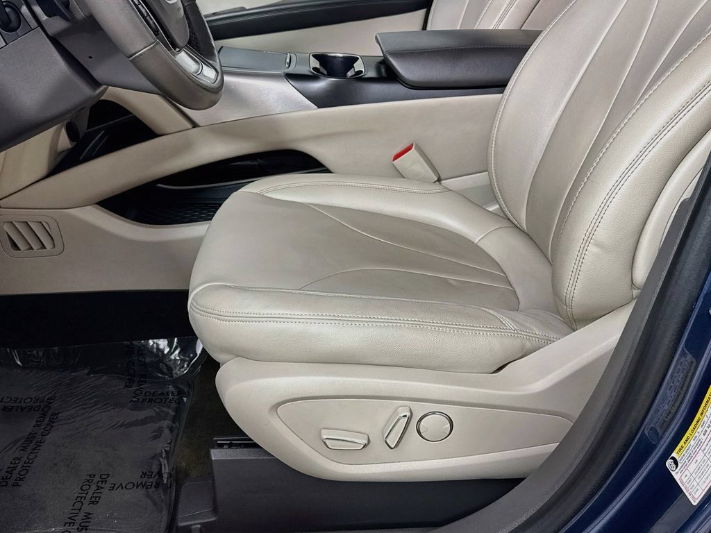 Used 2019 Lincoln Nautilus Premier AWD/4WD image 22