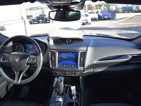 Used 2020 Maserati Levante image 26