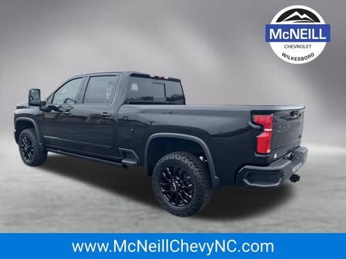 New 2026 Chevrolet Silverado 2500 High Country w/ High Country Premium Package AWD/4WD image 6