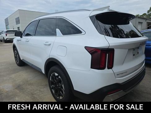 Used 2024 Kia Sorento S w/ Panoramic Sunroof Package AWD/4WD image 5