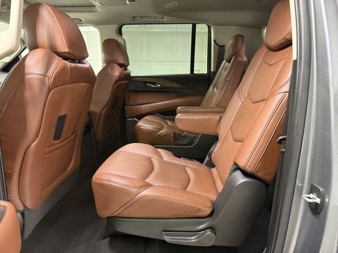 Used 2020 Cadillac Escalade ESV Premium Luxury AWD/4WD image 35