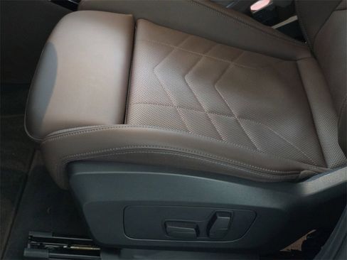 Used 2025 BMW X2 xDrive28i w/ M Sport Package image 30