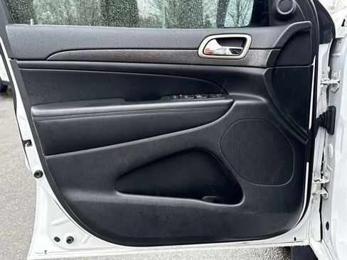 Used 2015 Jeep Grand Cherokee Altitude image 18