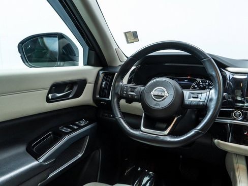 Used 2022 Nissan Pathfinder SL w/ SL Premium Package image 29