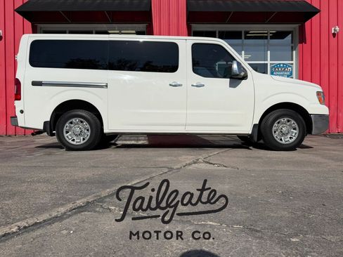 Used 2019 Nissan NV 3500 SV w/ Navigation Package RWD image 1