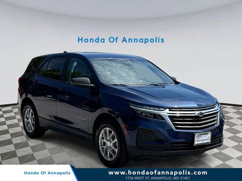 Used 2022 Chevrolet Equinox LS w/ LS Convenience Package FWD image 1