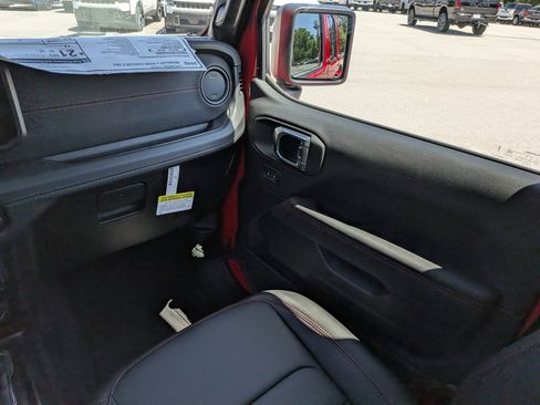 New 2026 Jeep Wrangler Unlimited Rubicon AWD/4WD image 16