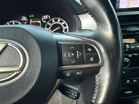 Used 2023 Lexus GX 460 Premium w/ Accessory Package AWD/4WD image 18