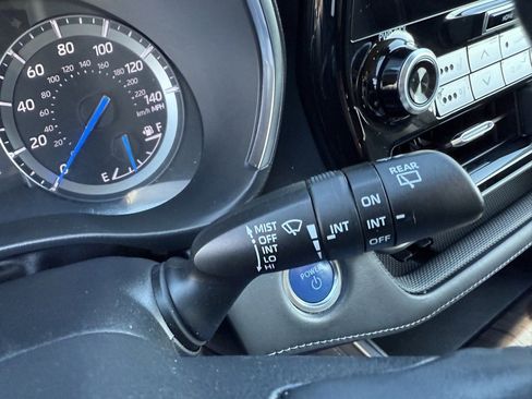 Used 2020 Toyota Highlander Limited image 36