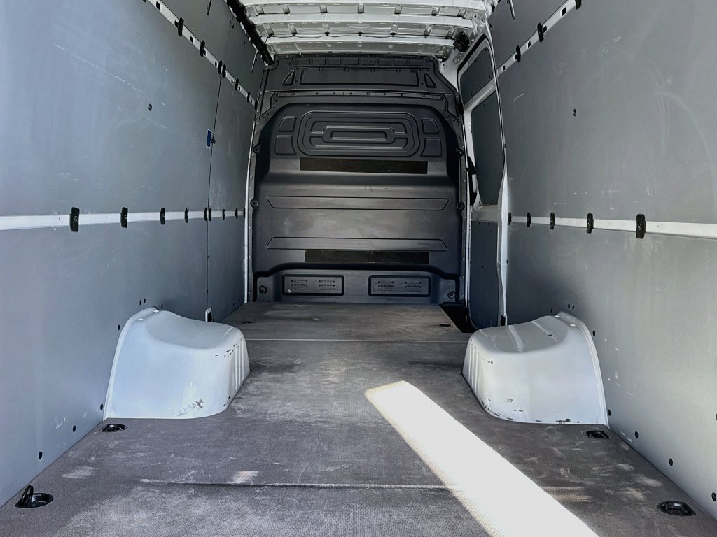 Used 2023 Mercedes-Benz Sprinter 4500 image 30