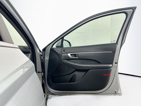 Used 2025 Hyundai Sonata SEL FWD image 31