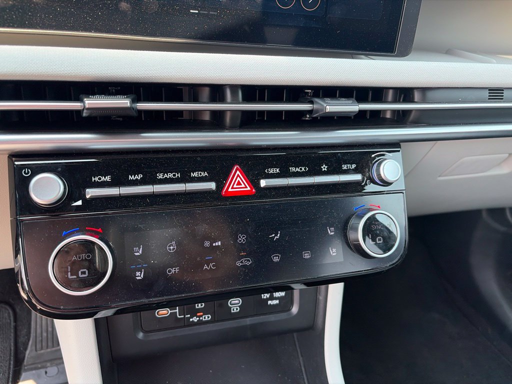 Used 2025 Hyundai Tucson Limited AWD/4WD image 19