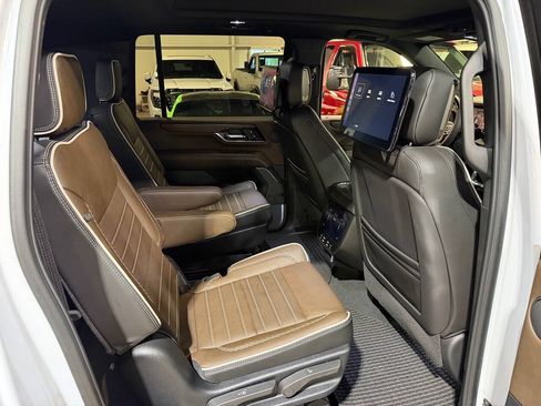 Used 2026 GMC Yukon XL Denali Ultimate AWD/4WD image 16