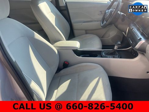 Used 2024 Hyundai Kona SEL image 6