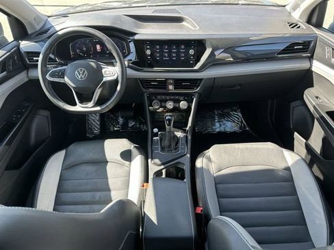 Used 2022 Volkswagen Taos SEL w/ Panoramic Sunroof Package image 28