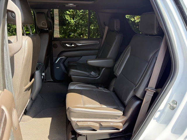 Used 2023 GMC Yukon Denali RWD image 16