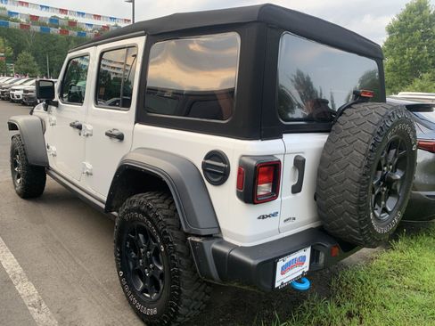 Used 2023 Jeep Wrangler Unlimited AWD/4WD image 28