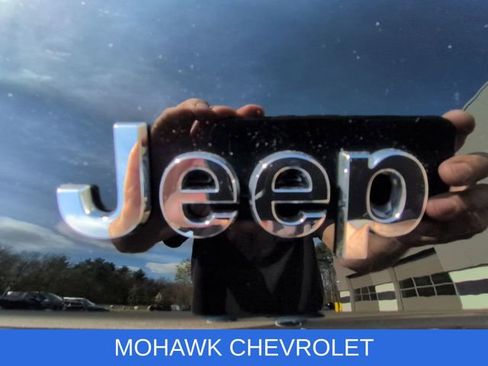 Used 2023 Jeep Grand Cherokee Limited AWD/4WD image 31