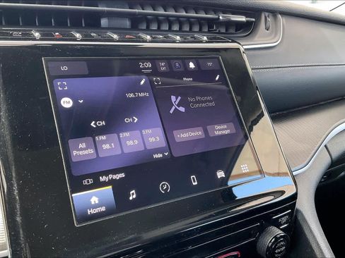 Used 2023 Jeep Grand Cherokee L Laredo image 32