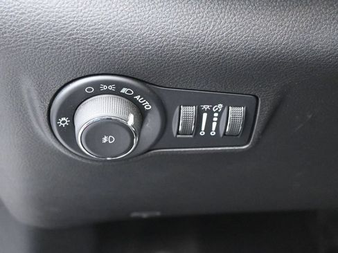 Used 2024 Jeep Compass Latitude AWD/4WD image 15