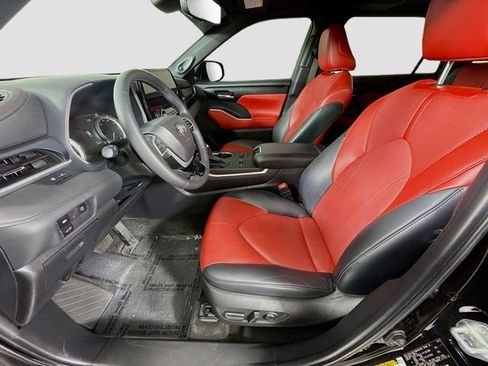 Used 2023 Toyota Highlander XSE image 20