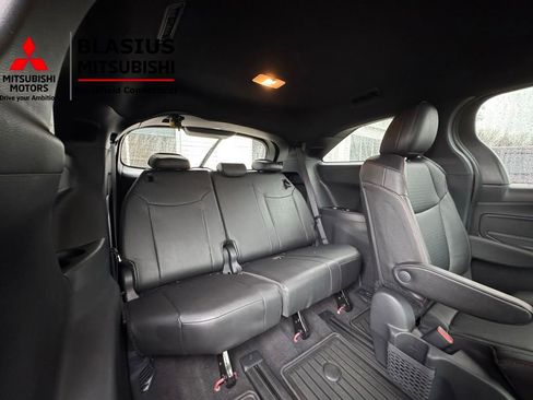 Used 2025 Toyota Sienna XSE w/ XSE Plus Package image 25