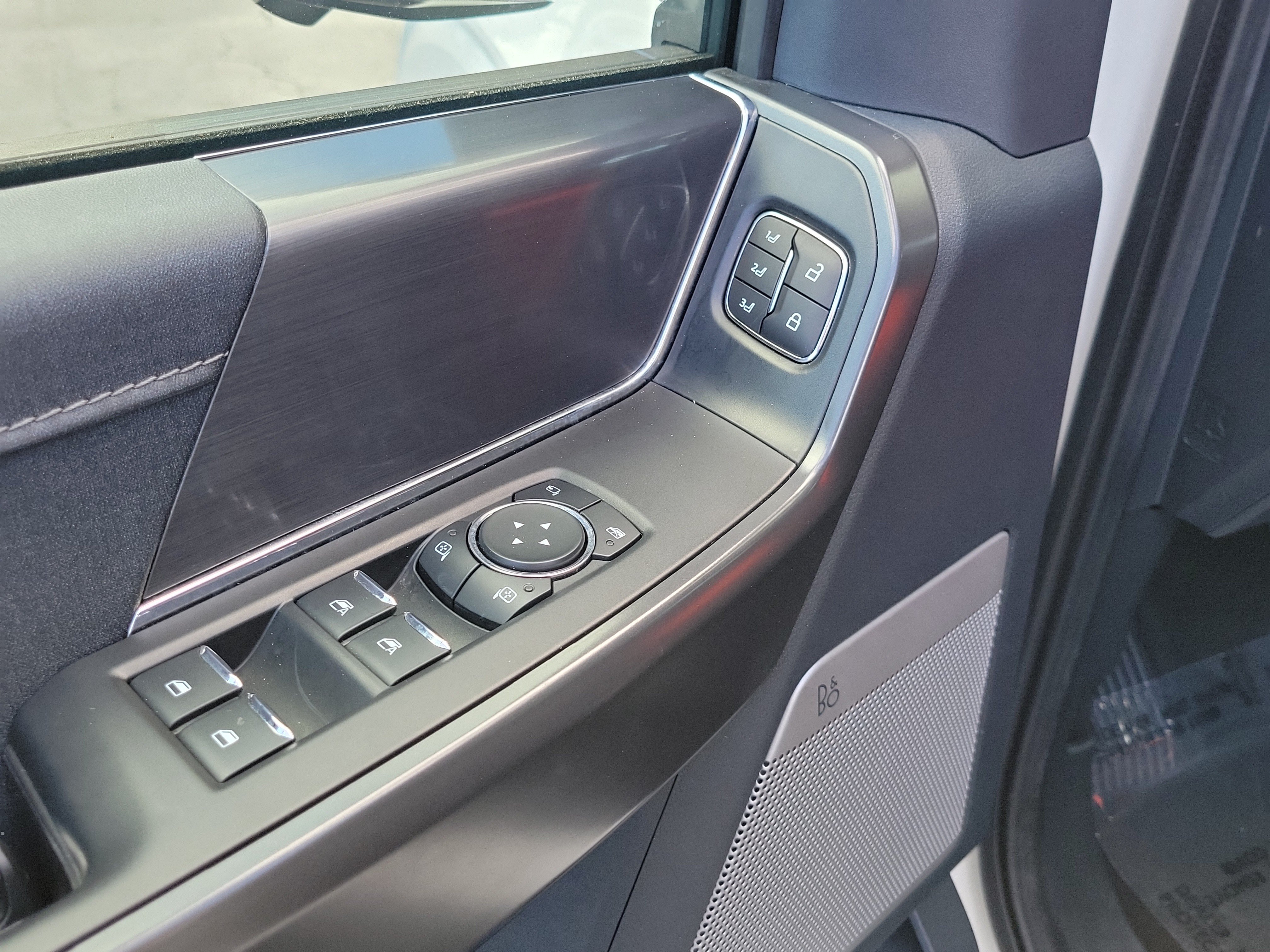 Used 2024 Ford F150 Lariat AWD/4WD image 18