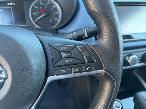 Used 2025 Nissan Versa SV image 11