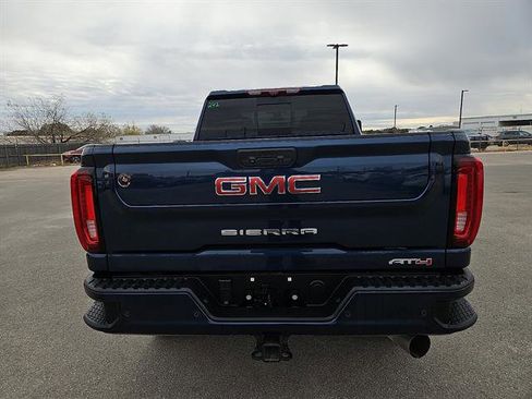 Used 2022 GMC Sierra 2500 AT4 w/ AT4 Premium Plus Package image 4