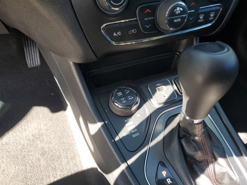 Used 2020 Jeep Cherokee Trailhawk w/ Cold Weather Group image 53