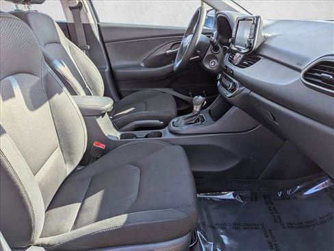 Used 2020 Hyundai Elantra GT image 19