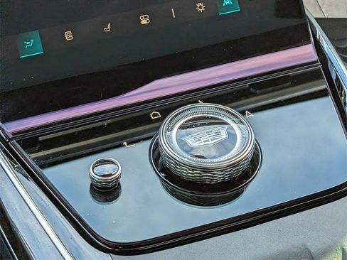 Used 2025 Cadillac Escalade IQ Sport 2 image 32