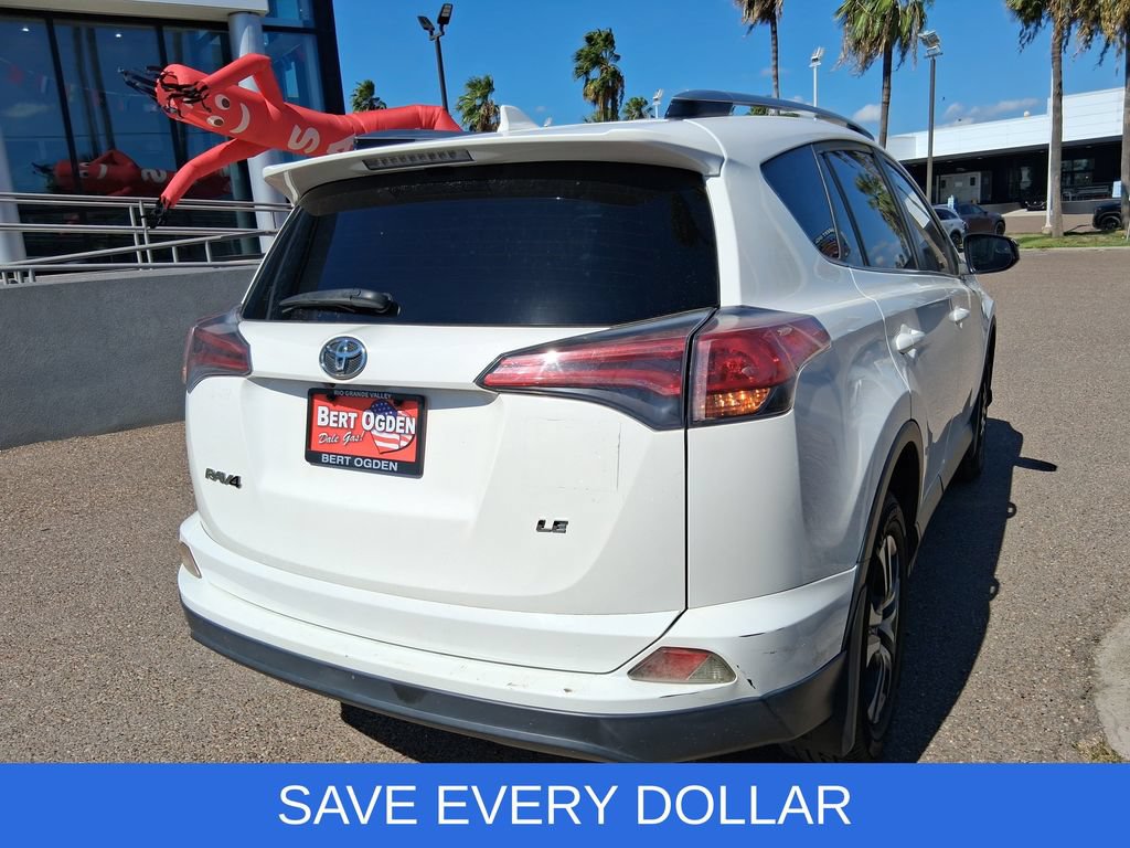 Used 2018 Toyota RAV4 LE FWD image 5