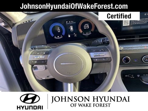 Used 2025 Hyundai Kona SE FWD image 17