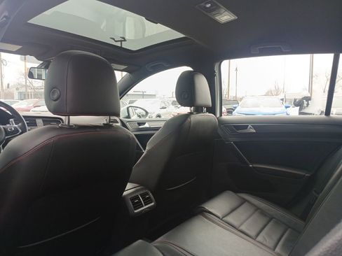 Used 2018 Volkswagen GTI SE w/ SE Leather Package image 28