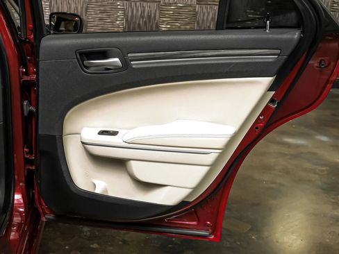 Used 2020 Chrysler 300 Touring L w/ Quick Order Package 2EF image 38